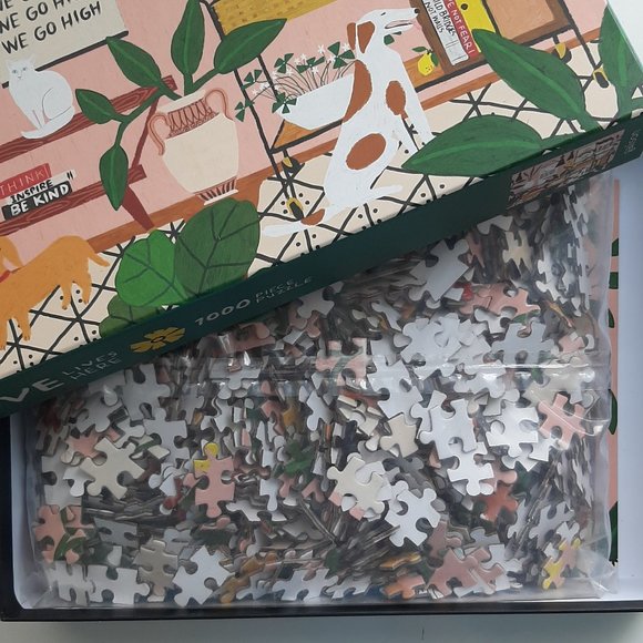 Anne Bentley 1000-piece Love Lives Here Puzzle - Picture 2 of 3